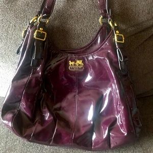 COACH MADISON MAGGIE HOBO SHOULDER HANDBAG PURSE MEDIUM PATENT LEATHER PLUM
